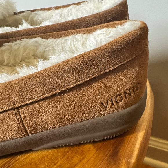 Vionic Lynez Toffee Suede Faux Fur Slippers Women's Size 7.5 New - Picture 4 of 12